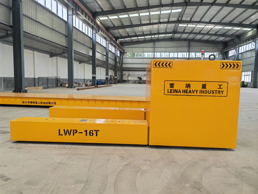 南亞客戶定制兩臺載重16噸帶液壓升降無軌電動平車